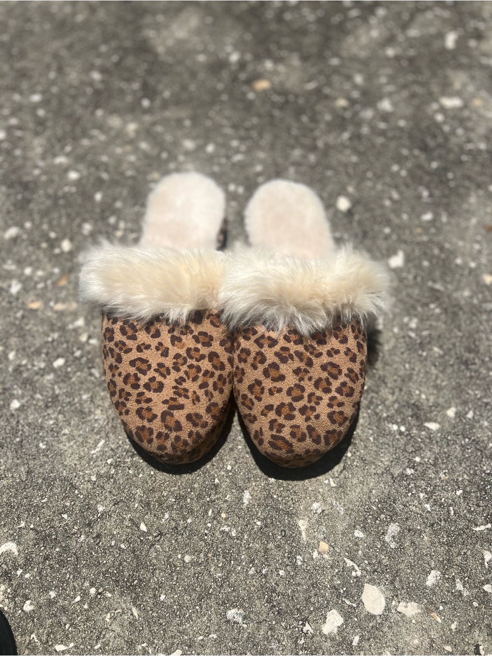 Bearpaw Women’s Leopard Print Slippers | Size 7-8 | Faux Fur Trim | Mules